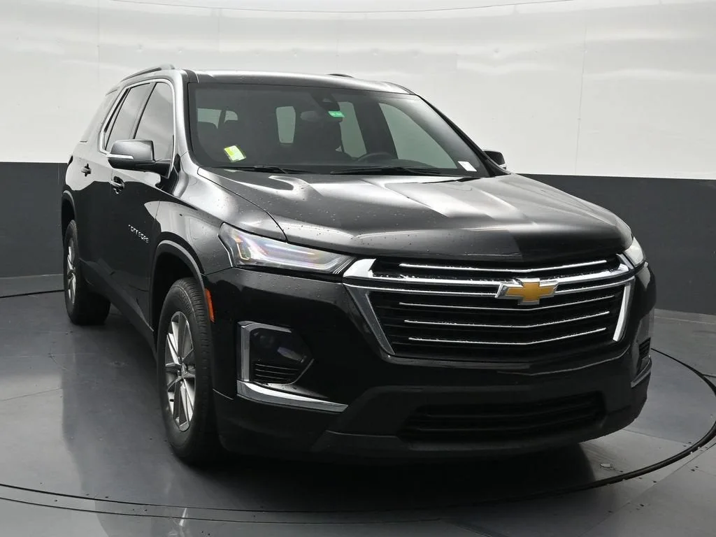 2023 Chevrolet Traverse LT Cloth photo 8