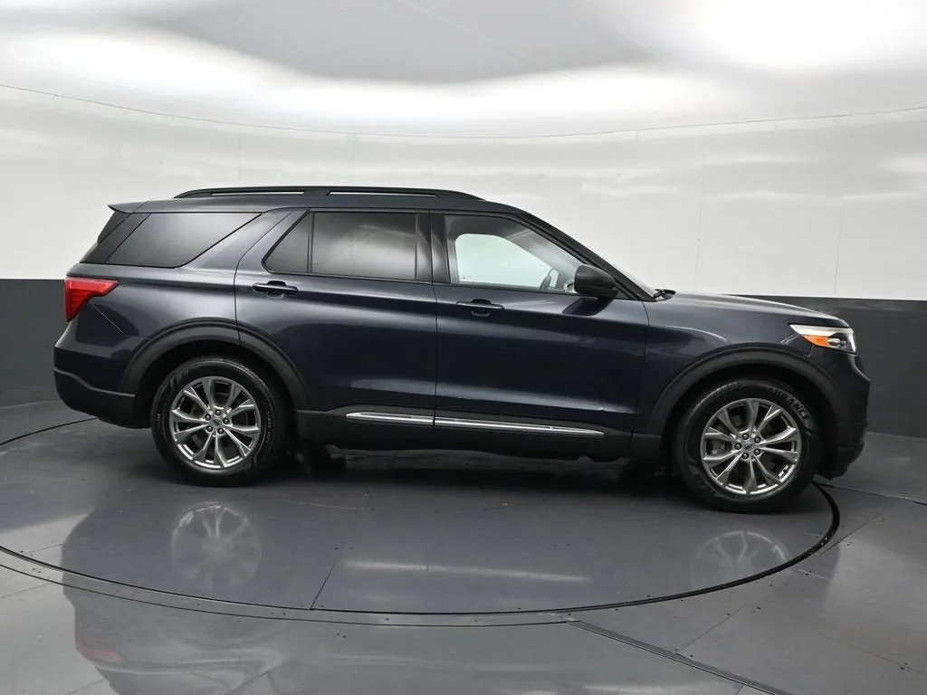 2022 Ford Explorer XLT photo 7