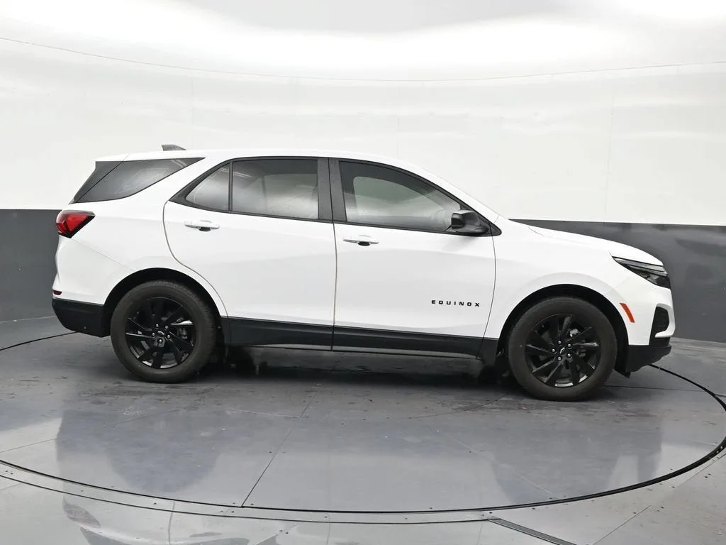 2024 Chevrolet Equinox LS photo 7