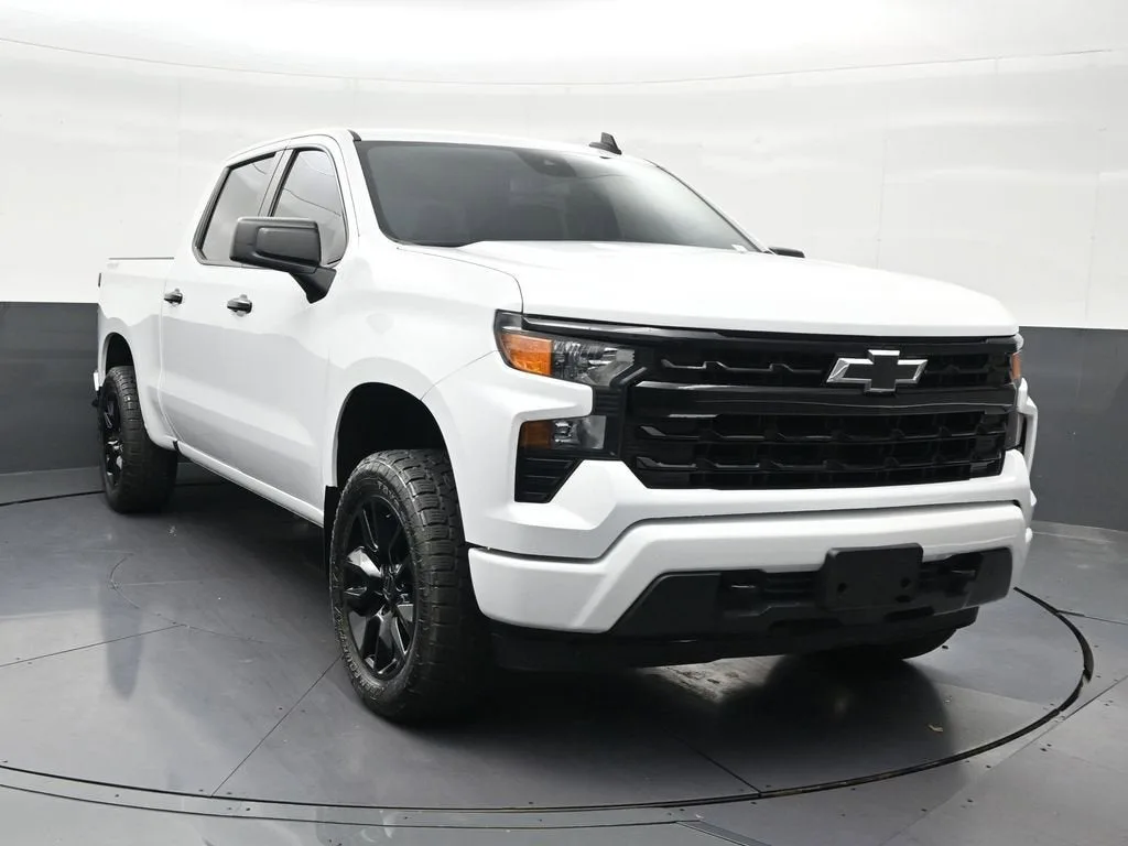 2024 Chevrolet Silverado 1500 Custom photo 8