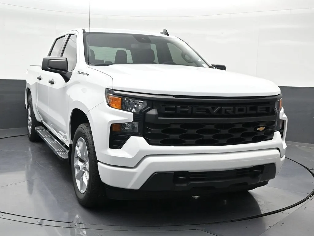 2024 Chevrolet Silverado 1500 Custom photo 8