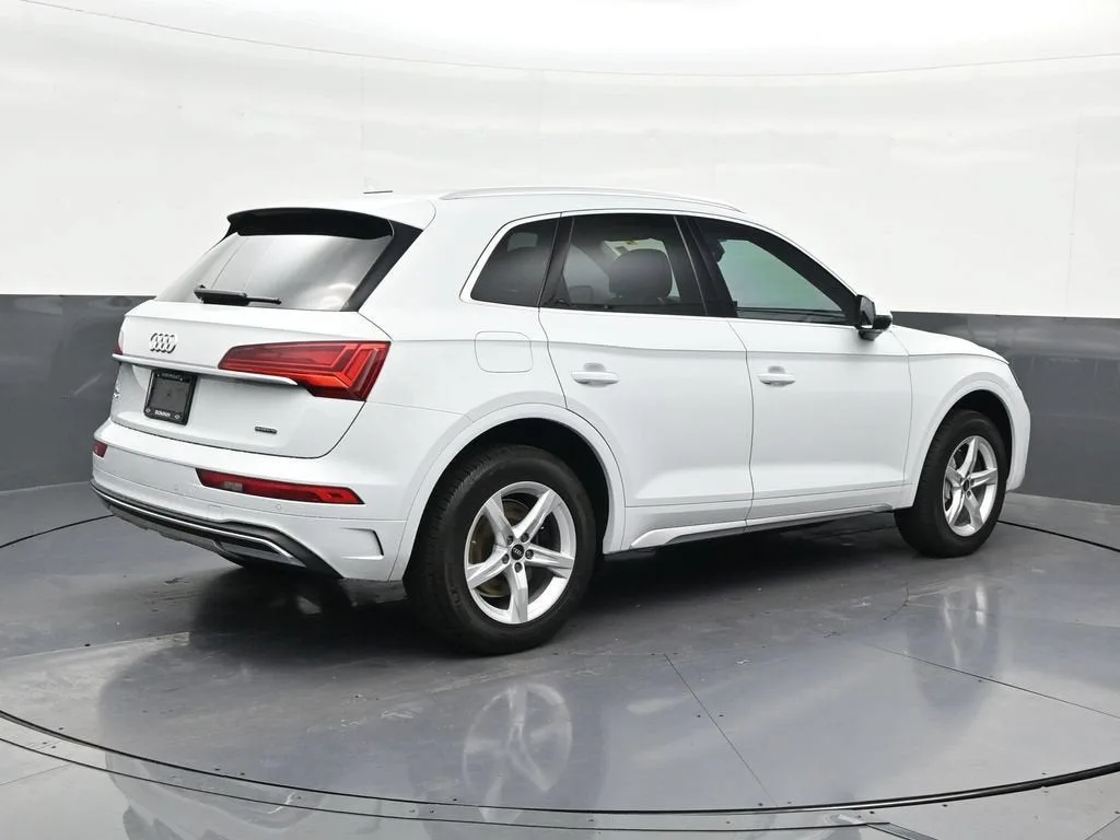2022 Audi Q5 Premium 40 TFSI quattro S tronic photo 5