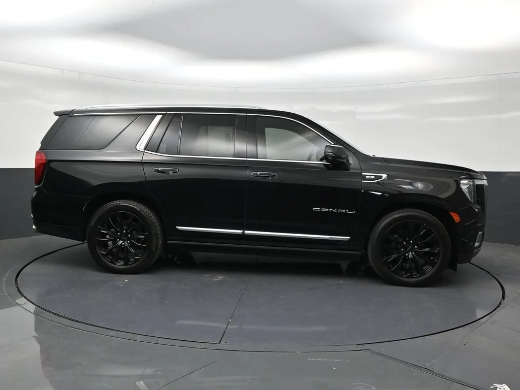 2021 GMC Yukon Denali photo 6