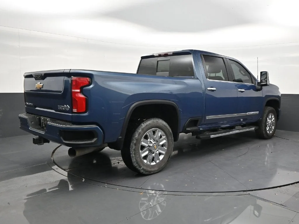 2025 Chevrolet Silverado 2500 HD High Country photo 5