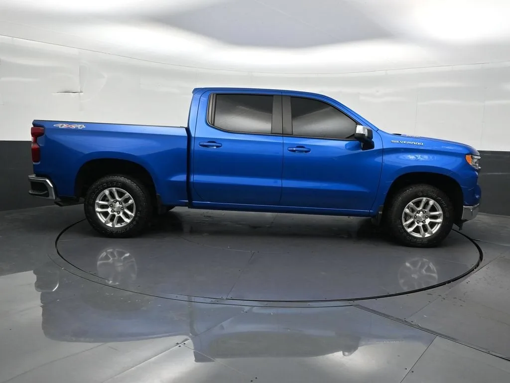 2024 Chevrolet Silverado 1500 LT photo 7