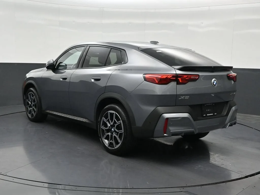 2025 BMW X2 xDrive28i photo 3