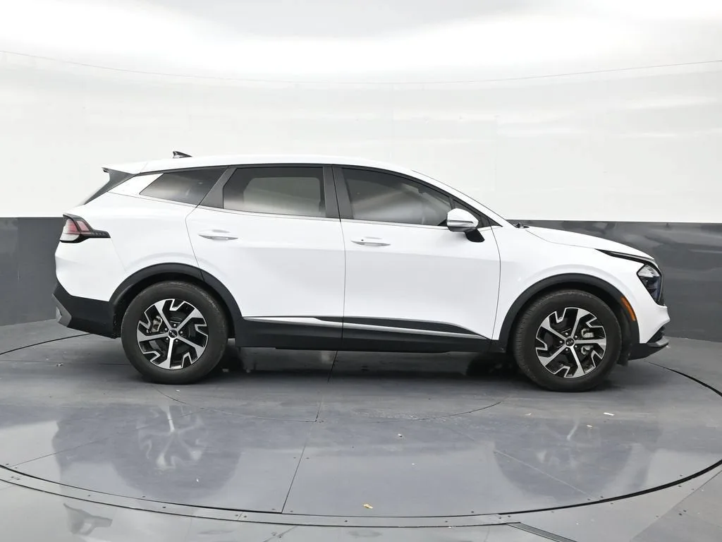 2023 Kia Sportage EX photo 6