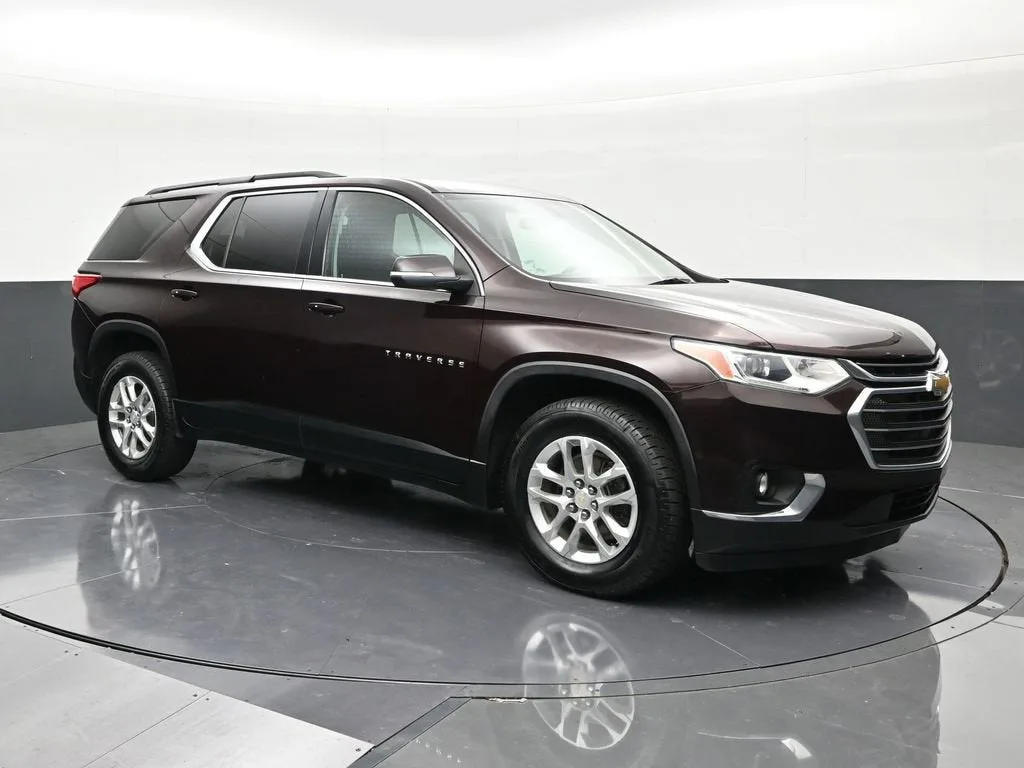 2021 Chevrolet Traverse LT Leather photo 7