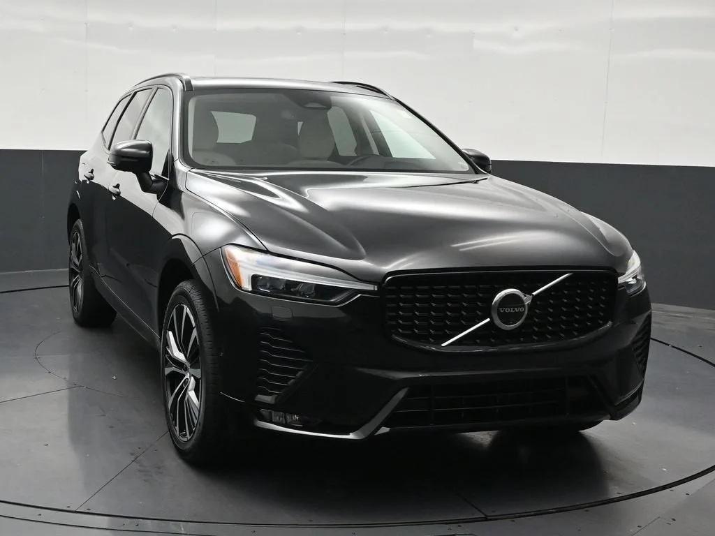 2024 Volvo XC60 B5 Plus Dark Theme photo 8