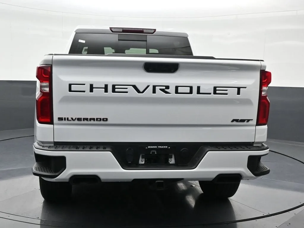 2023 Chevrolet Silverado 1500 RST photo 4