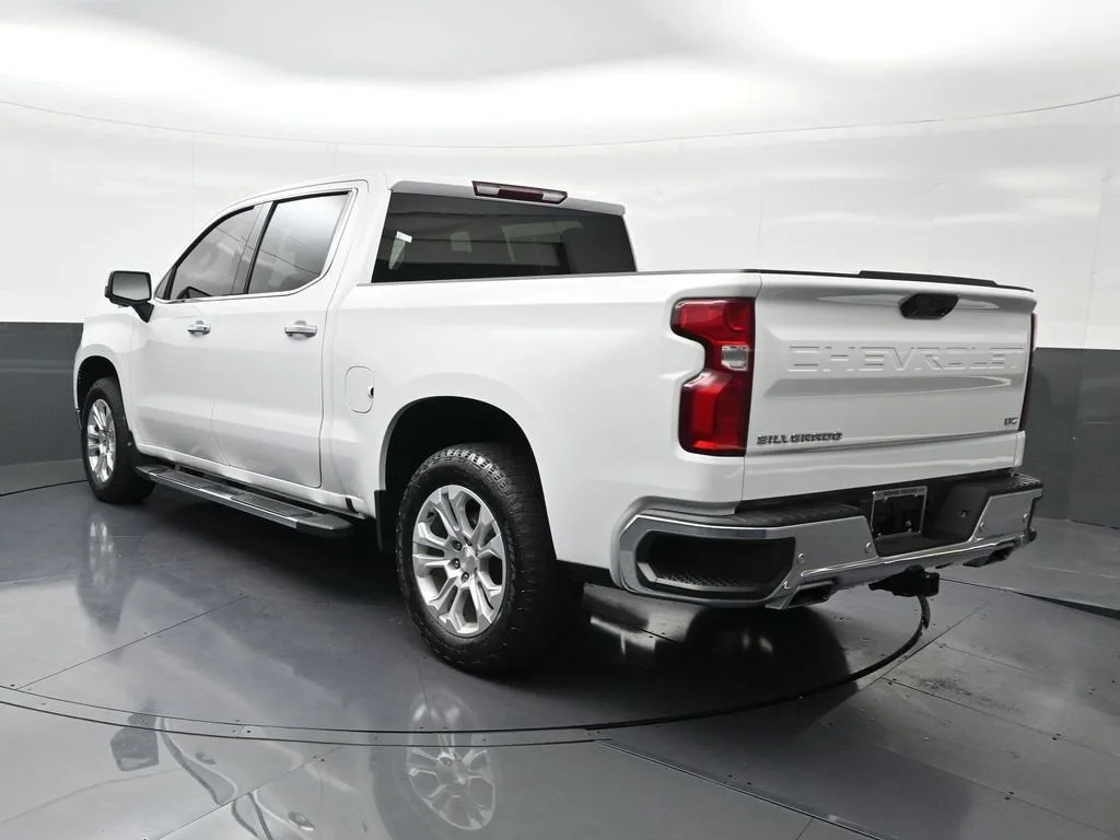 2022 Chevrolet Silverado 1500 LTZ photo 3