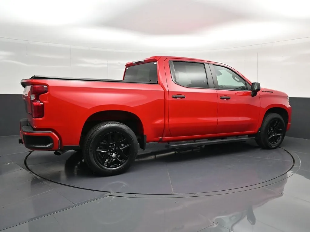 2022 Chevrolet Silverado 1500 Custom photo 3
