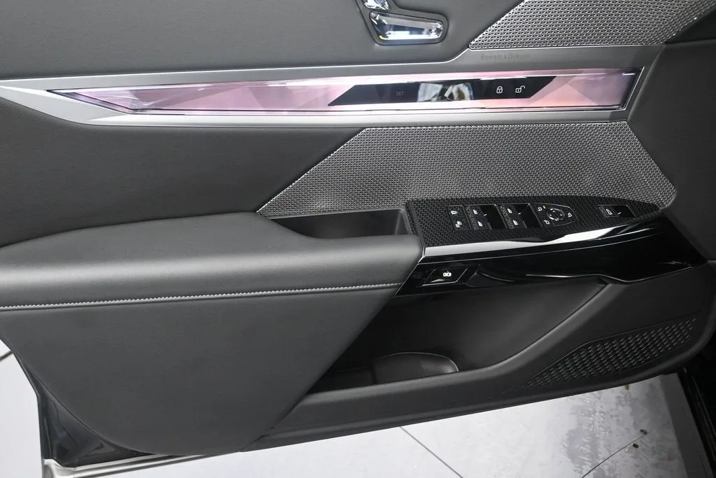 2025 BMW 740i xDrive photo 11