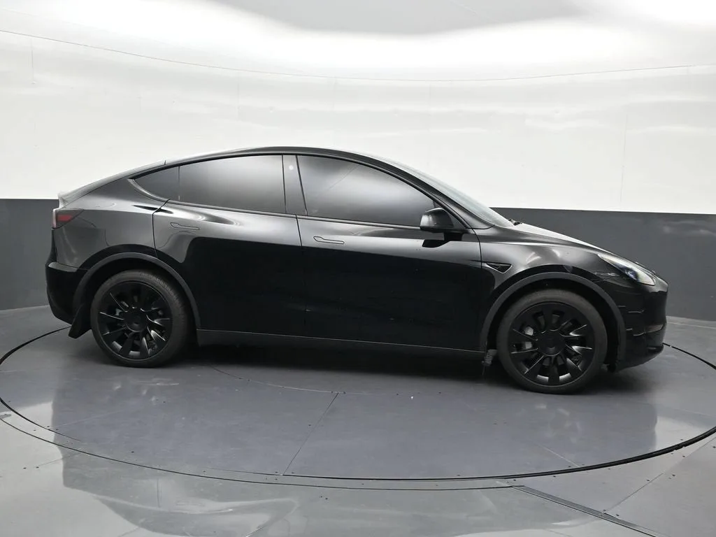 2023 Tesla Model Y Long Range photo 6