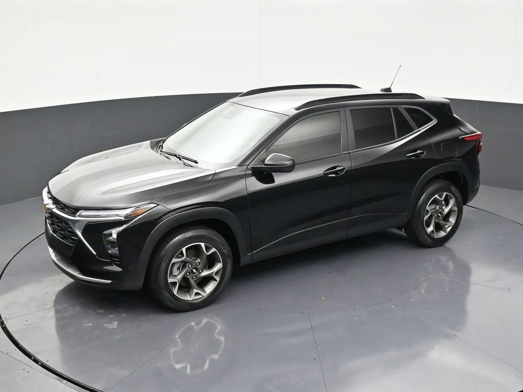 2024 Chevrolet Trax LT photo 9