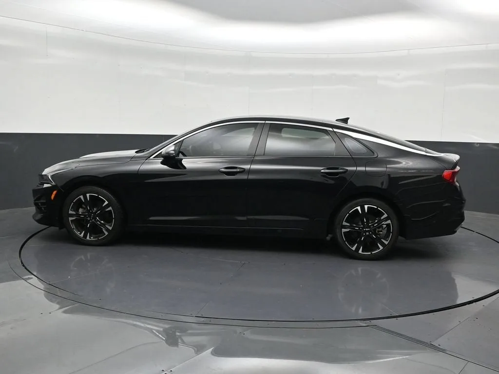 2023 Kia K5 GT-Line photo 2