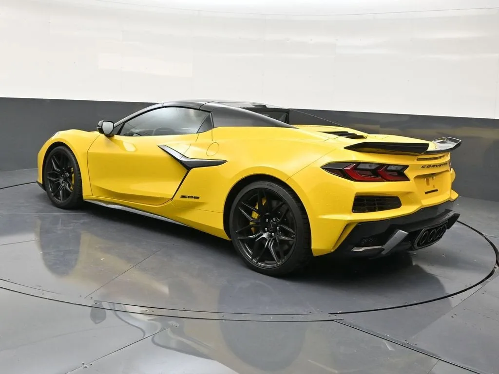2026 Chevrolet Corvette Z06 1LZ photo 3