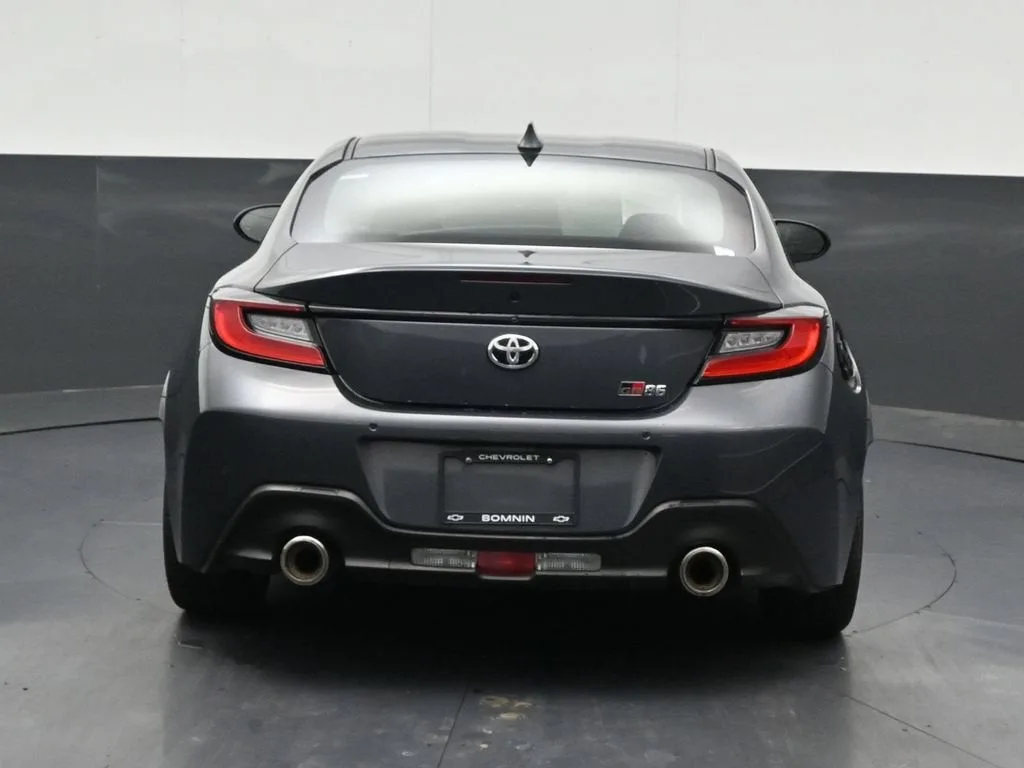 2024 Toyota GR86 2DR AT photo 4