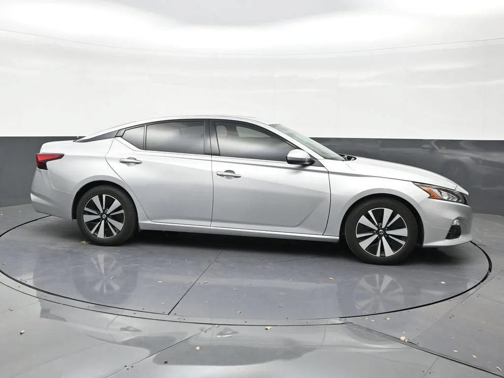 2019 Nissan Altima 2.5 SV photo 6