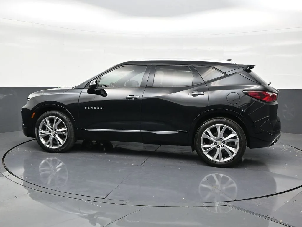 2019 Chevrolet Blazer Premier photo 2