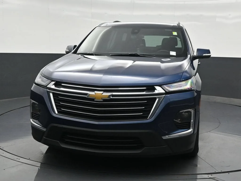 2023 Chevrolet Traverse LT Cloth photo 9