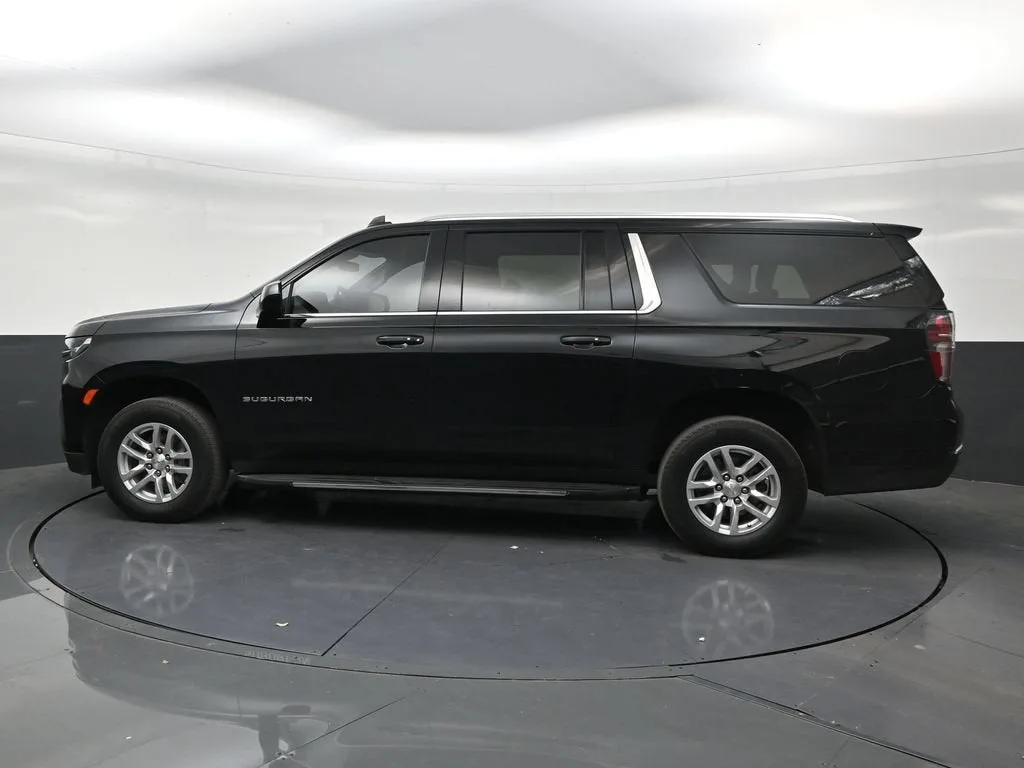 2024 Chevrolet Suburban LS photo 2