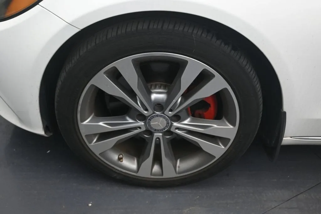 2016 Mercedes-Benz C-Class C 300 photo 9