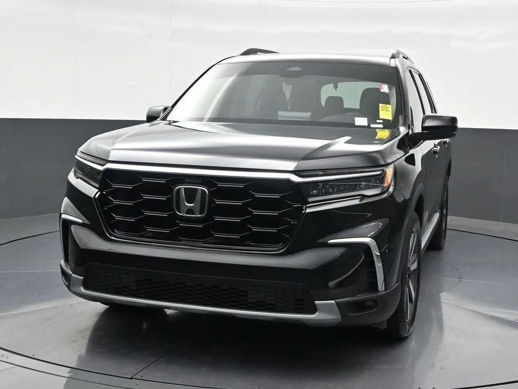 2023 Honda Pilot AWD Touring photo 8