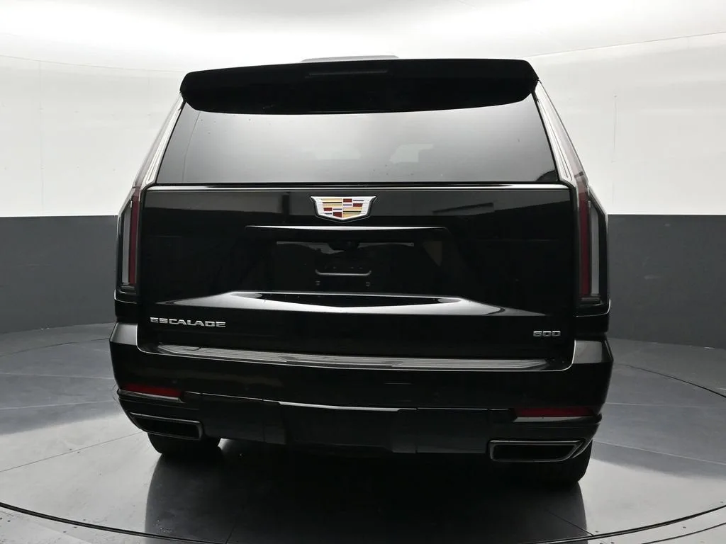 2026 Cadillac Escalade Sport photo 4