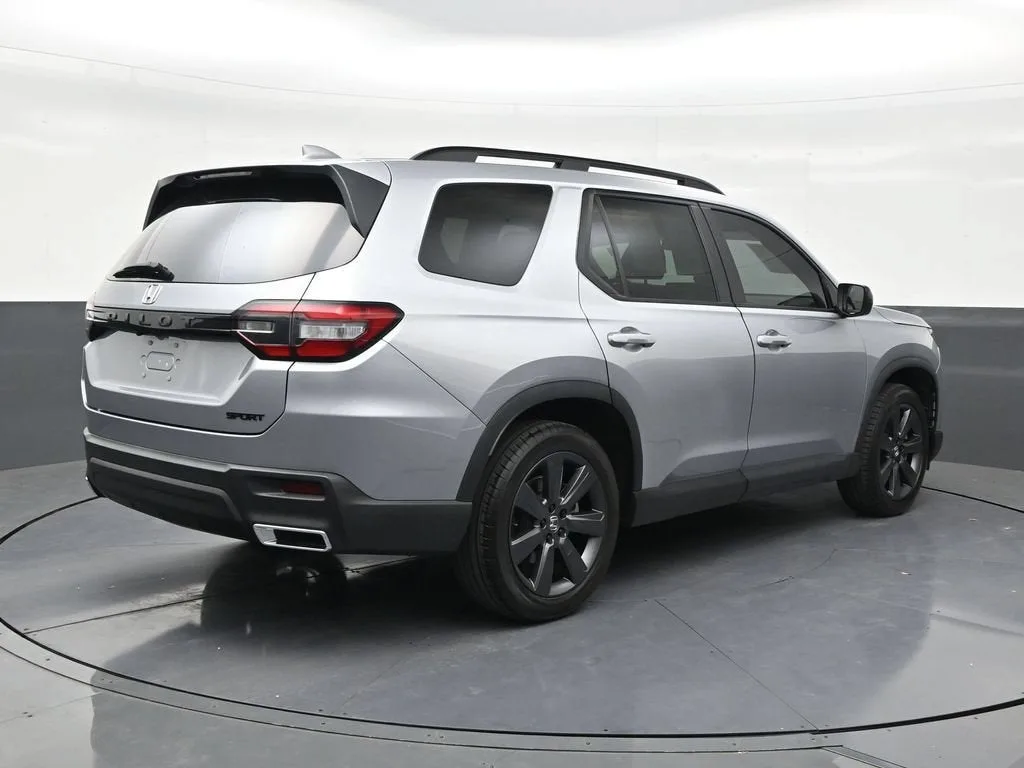 2025 Honda Pilot Sport photo 5