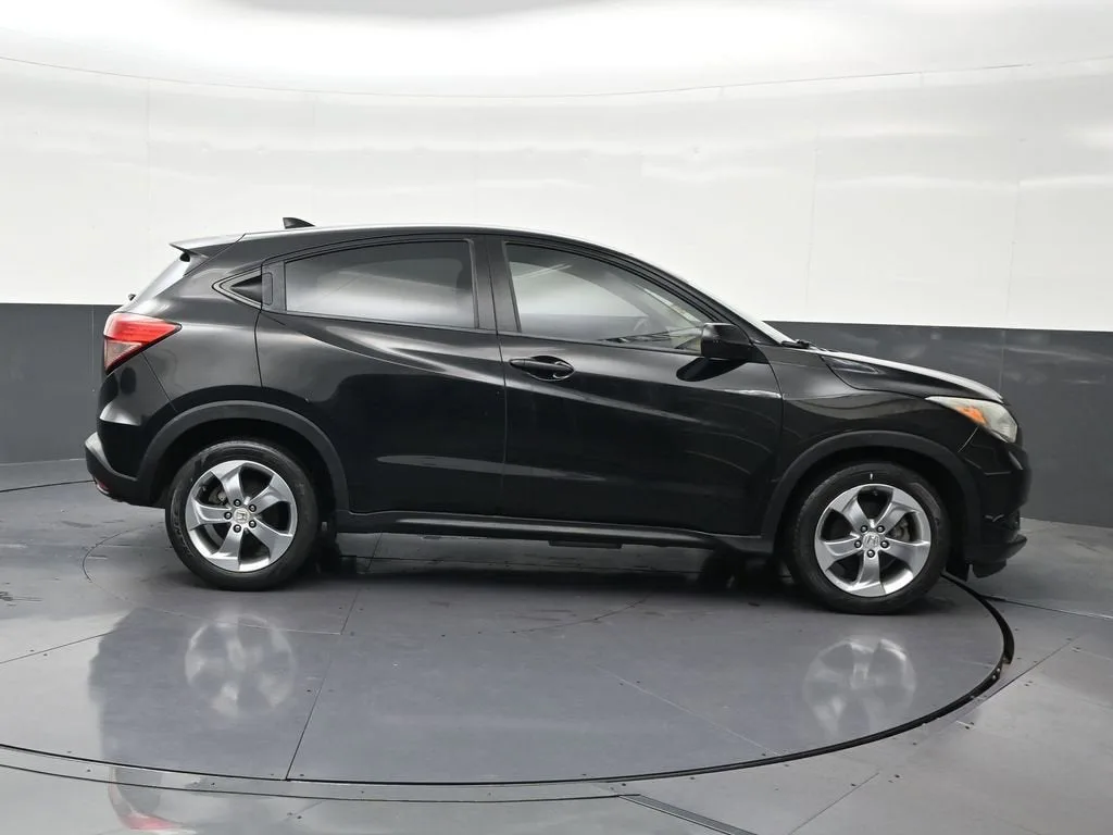 2018 Honda HR-V LX photo 6