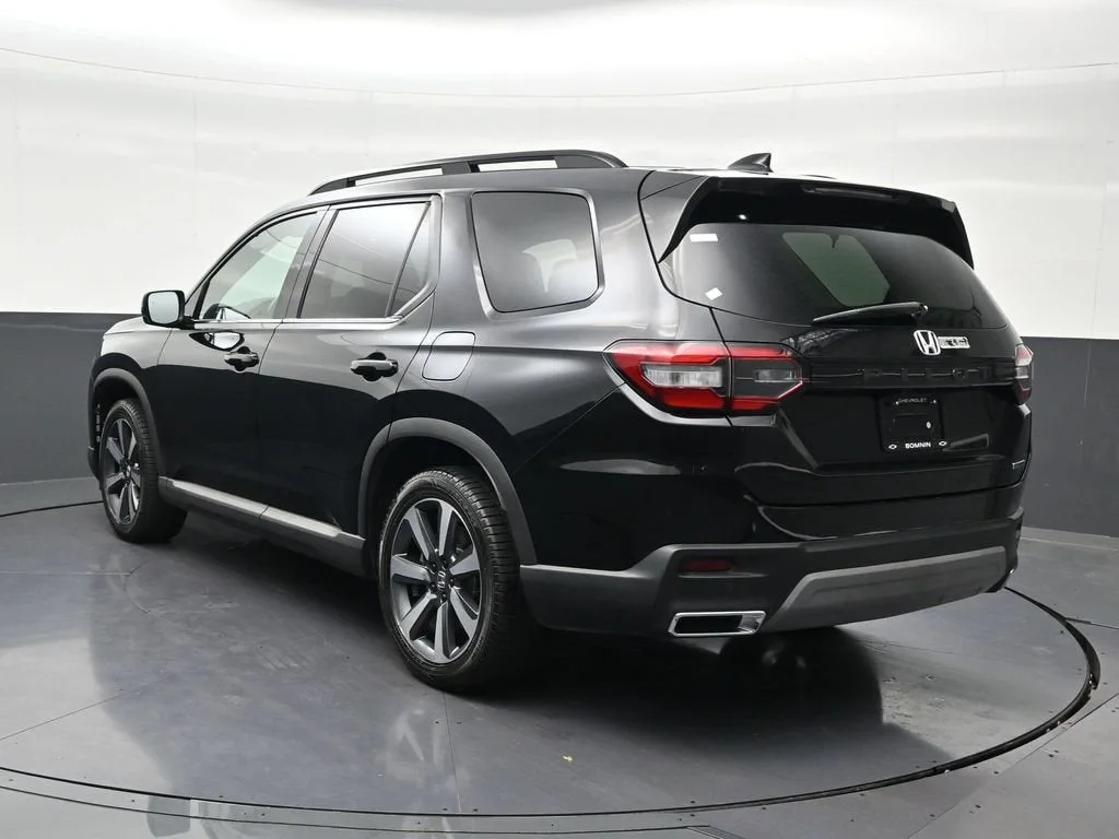 2025 Honda Pilot Touring photo 3