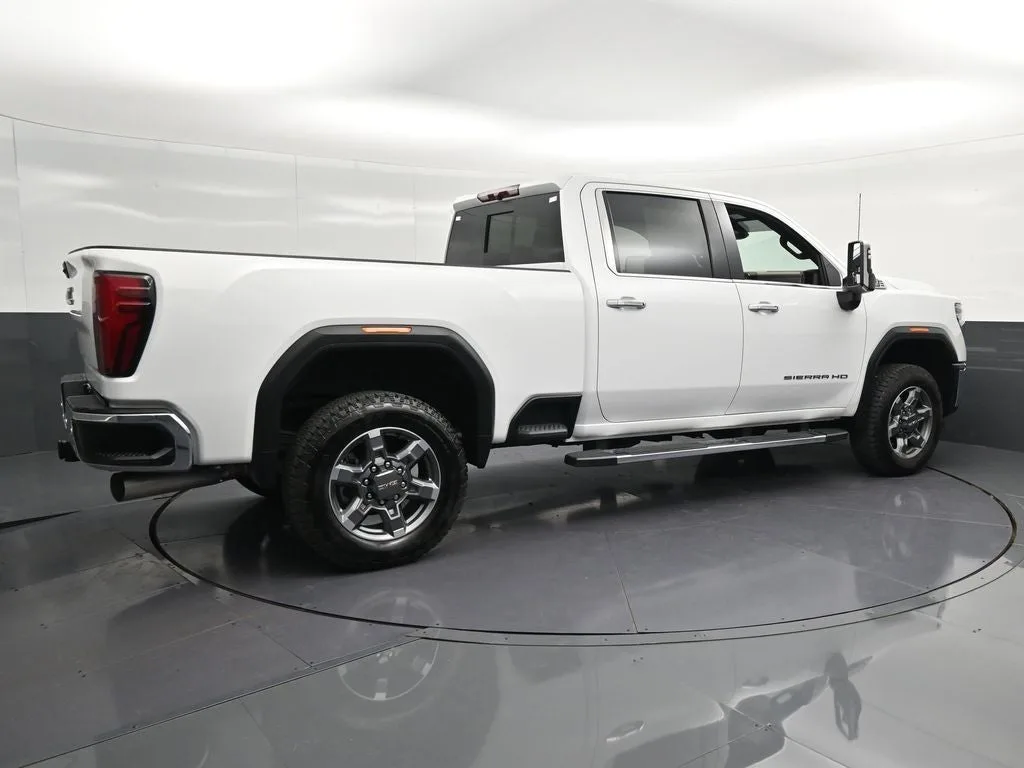2025 GMC Sierra 2500HD SLT photo 3