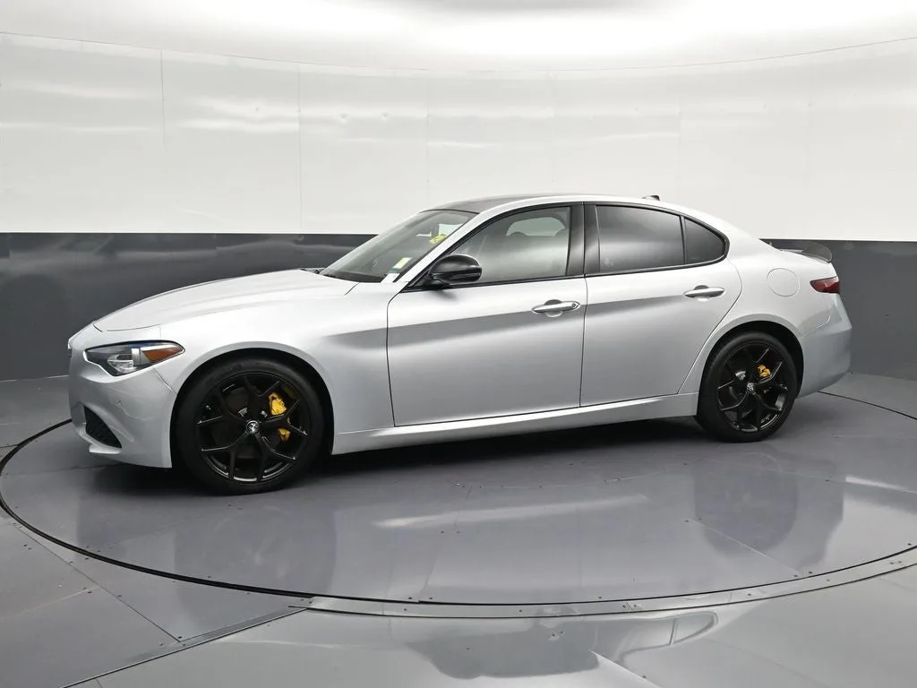 2021 Alfa Romeo Giulia Ti photo 7