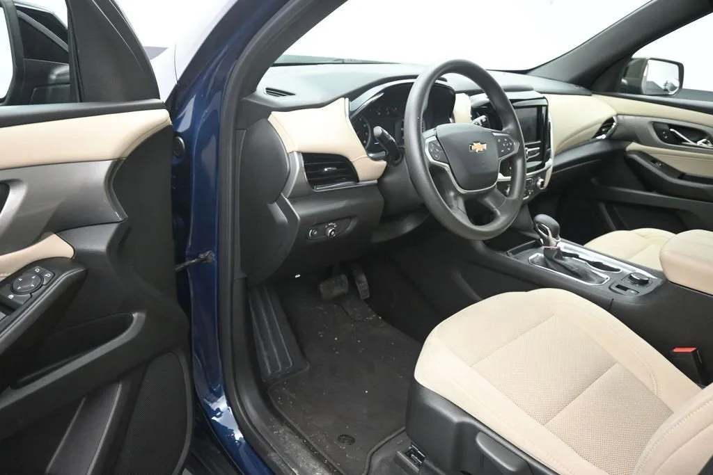2023 Chevrolet Traverse LS photo 10