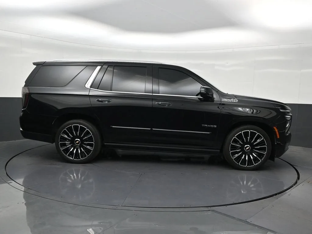 2025 Chevrolet Tahoe High Country photo 9