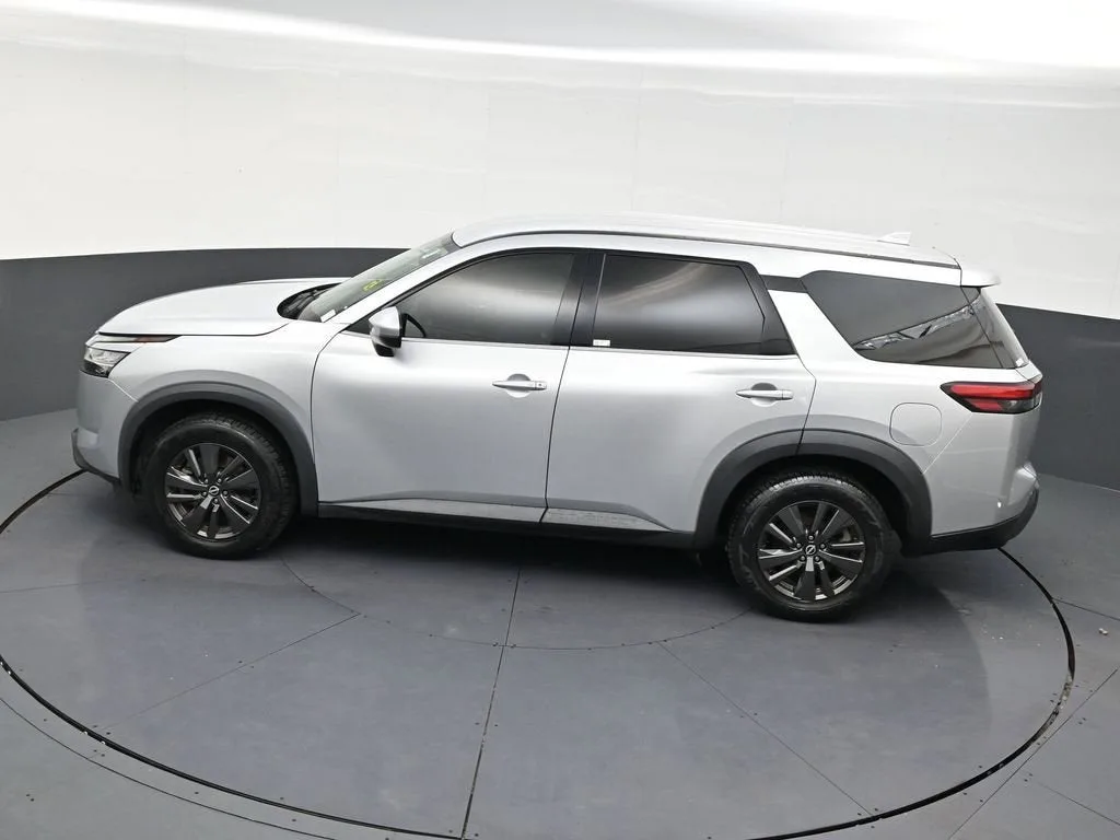 2022 Nissan Pathfinder S 2WD photo 13