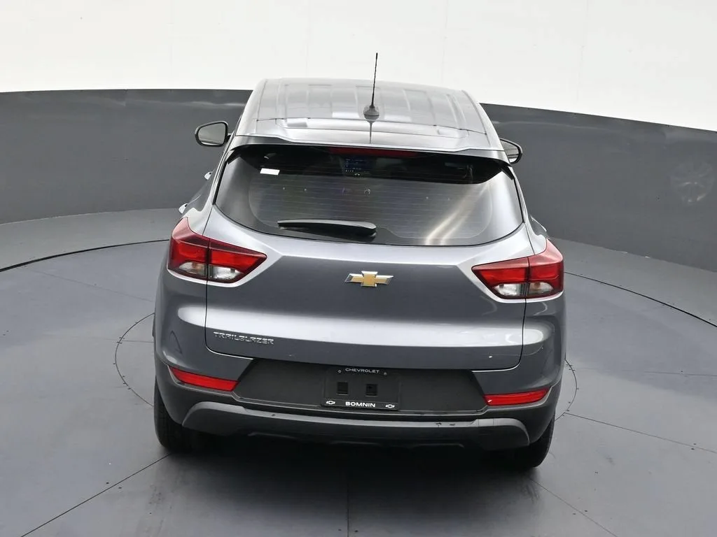 2022 Chevrolet Trailblazer LS photo 12