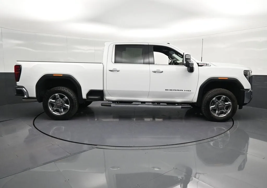 2025 GMC Sierra 2500HD SLT photo 4