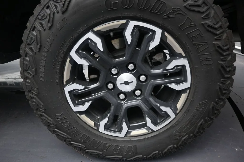 2026 Chevrolet Silverado 1500 ZR2 photo 10
