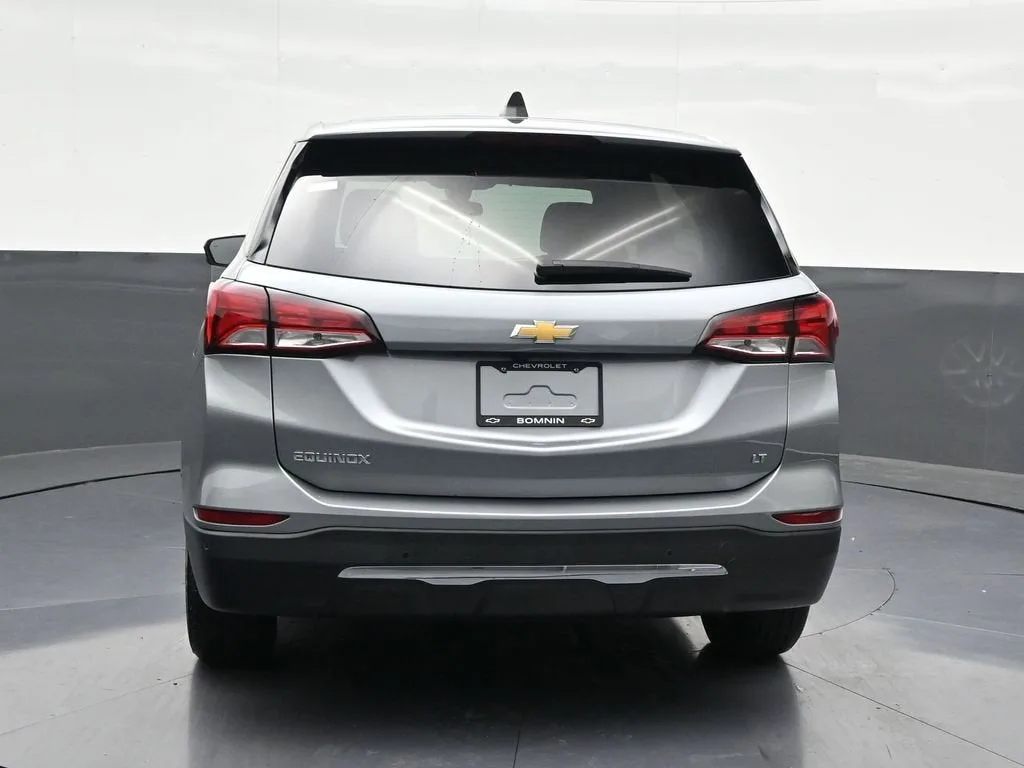 2024 Chevrolet Equinox LT photo 4