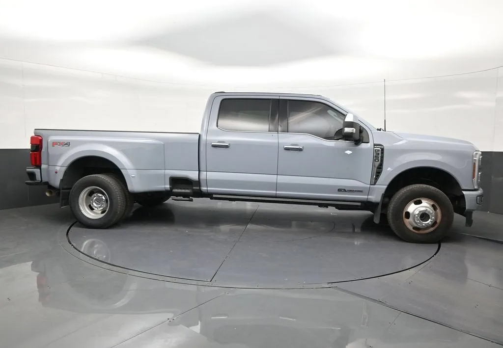 2024 Ford F-350 Platinum photo 6