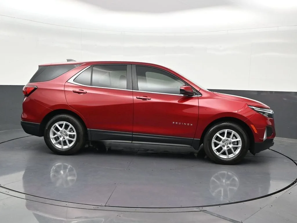 2024 Chevrolet Equinox LT photo 7