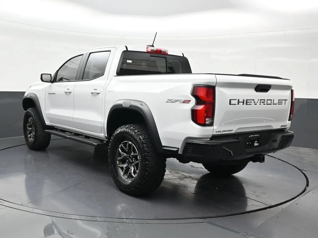 2024 Chevrolet Colorado ZR2 photo 3