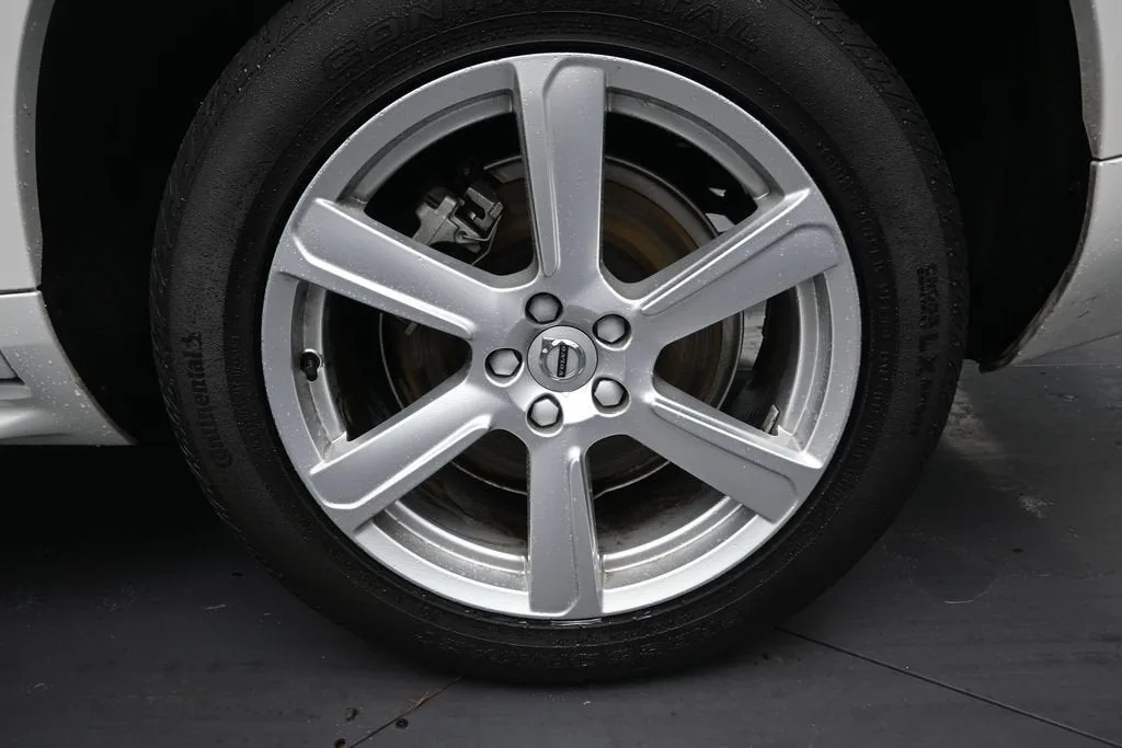 2022 Volvo XC90 Momentum photo 9
