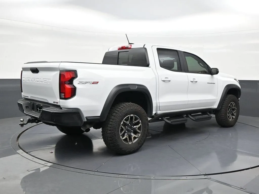 2025 Chevrolet Colorado ZR2 photo 5