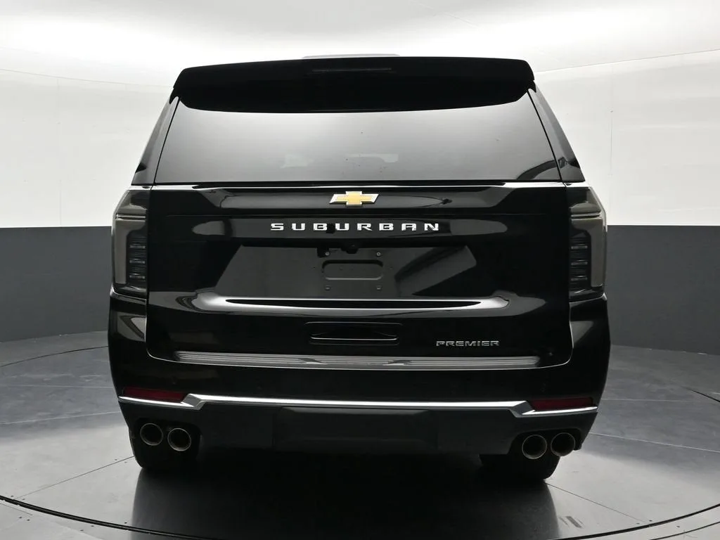 2026 Chevrolet Suburban Premier photo 4