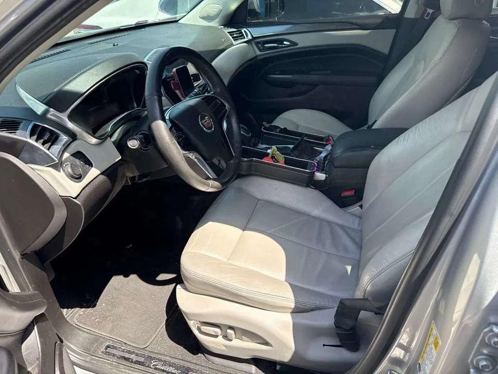 2016 Cadillac SRX Base photo 2