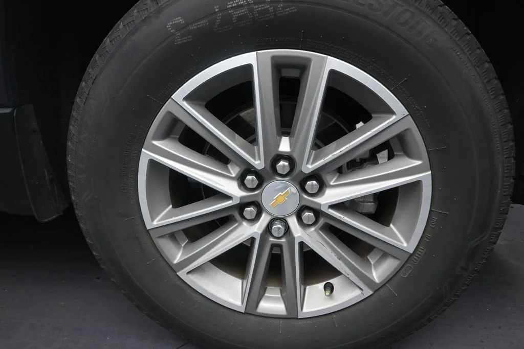 2023 Chevrolet Traverse LT Cloth photo 10