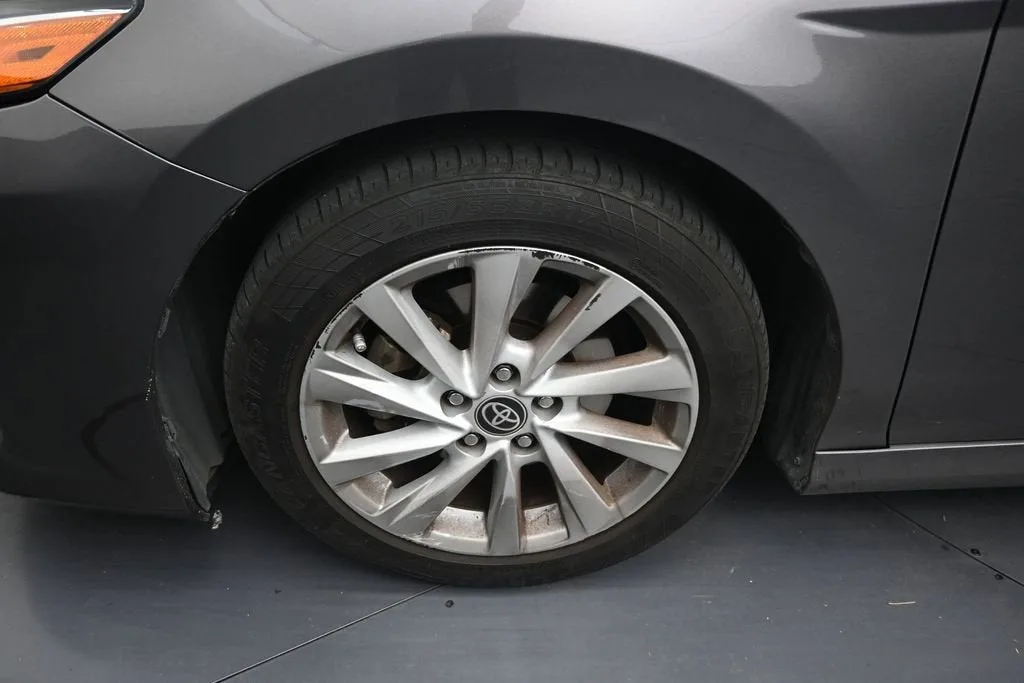2022 Toyota Camry LE photo 9